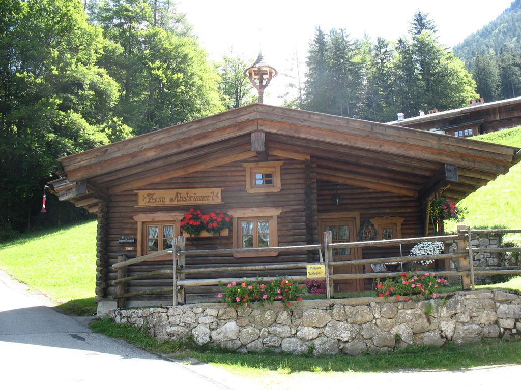 Almbruennerl Die Almhuette Auf Der Raffner Alm Ruhpolding Rom bilde
